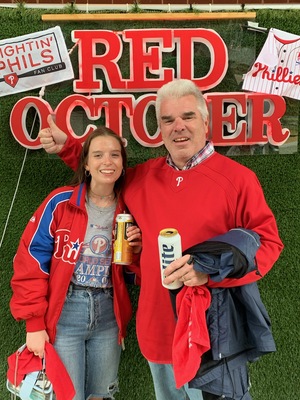 Rhys Hoskins' wife Jayme buys beers Phillies fans