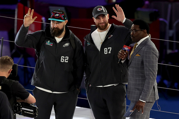 Jason Kelce and friends chug beer, play flip cup, and sing karaoke at Jersey  Shore