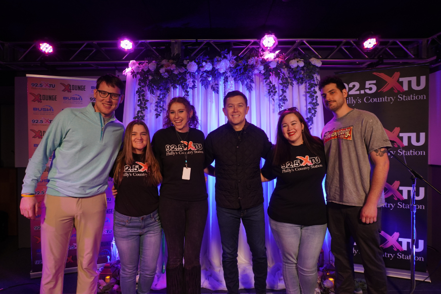 Leap Day Wedding XTU Crew Members Pose With Scotty McCreery